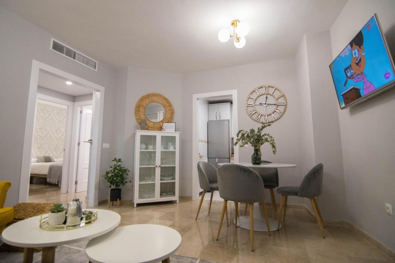 New! Luxury City Center & 2 Balconies مالقة المظهر الخارجي الصورة