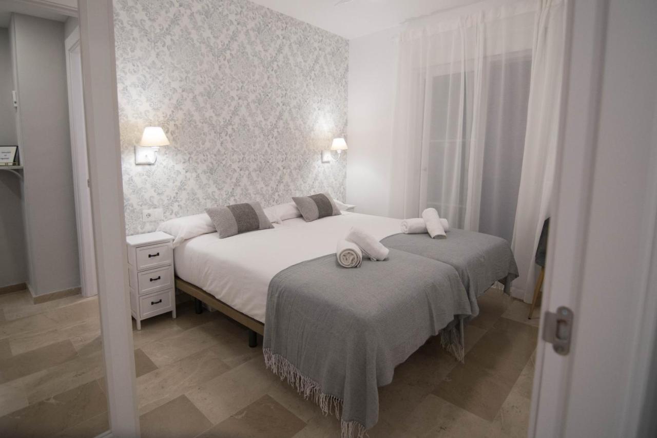 New! Luxury City Center & 2 Balconies مالقة المظهر الخارجي الصورة