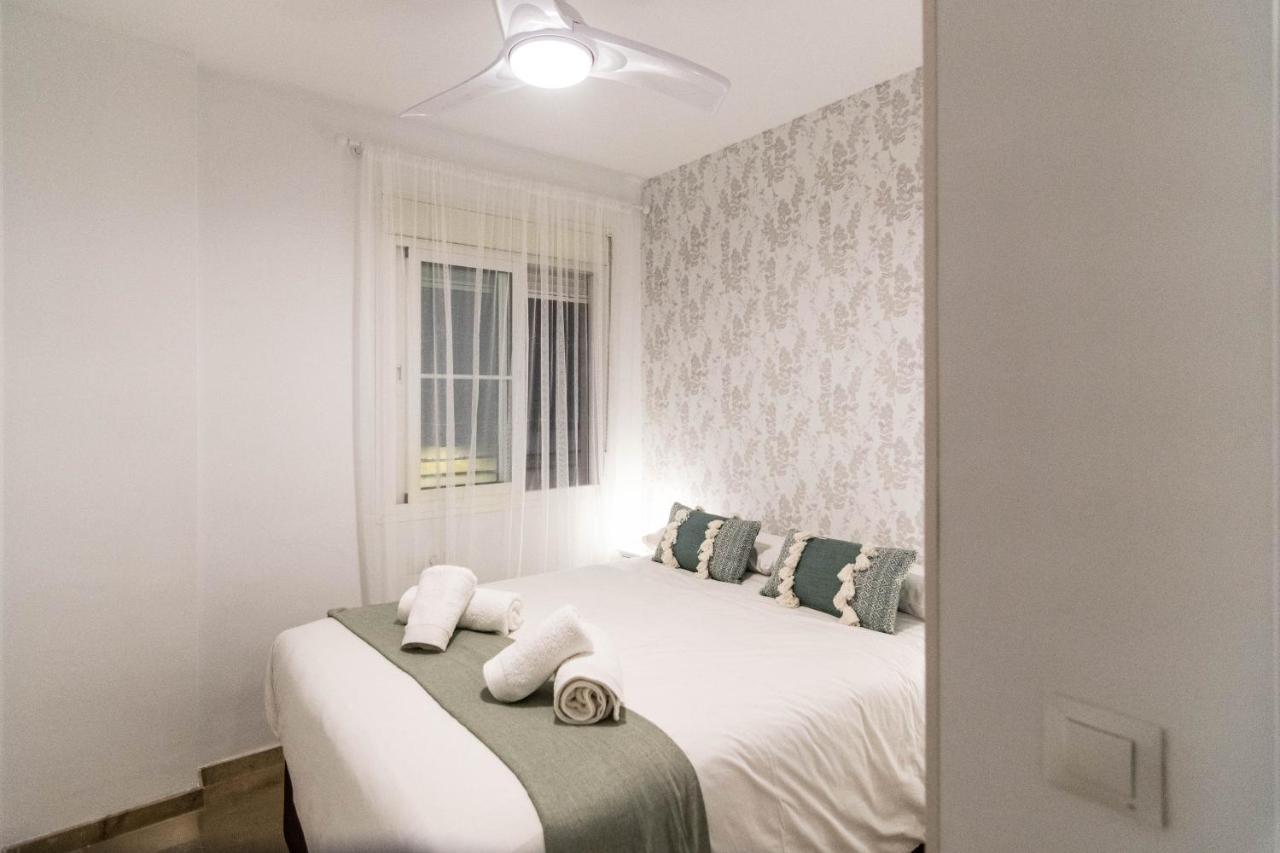 New! Luxury City Center & 2 Balconies مالقة المظهر الخارجي الصورة