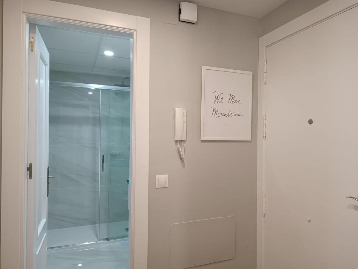 New! Luxury City Center & 2 Balconies مالقة المظهر الخارجي الصورة